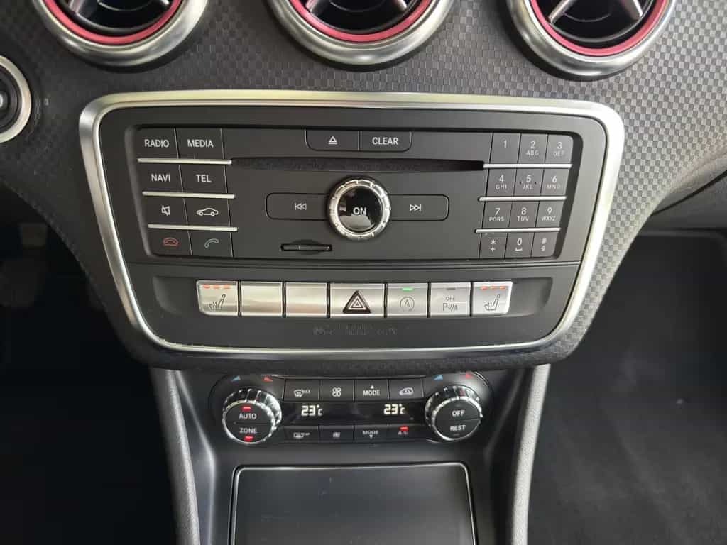 Mercedes-Benz A 200 Urban LED*RFK*SHZ*PDC 11/2017-photo-12