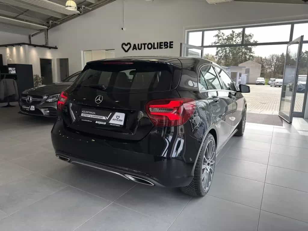 Mercedes-Benz A 200 Urban LED*RFK*SHZ*PDC 11/2017-photo-2