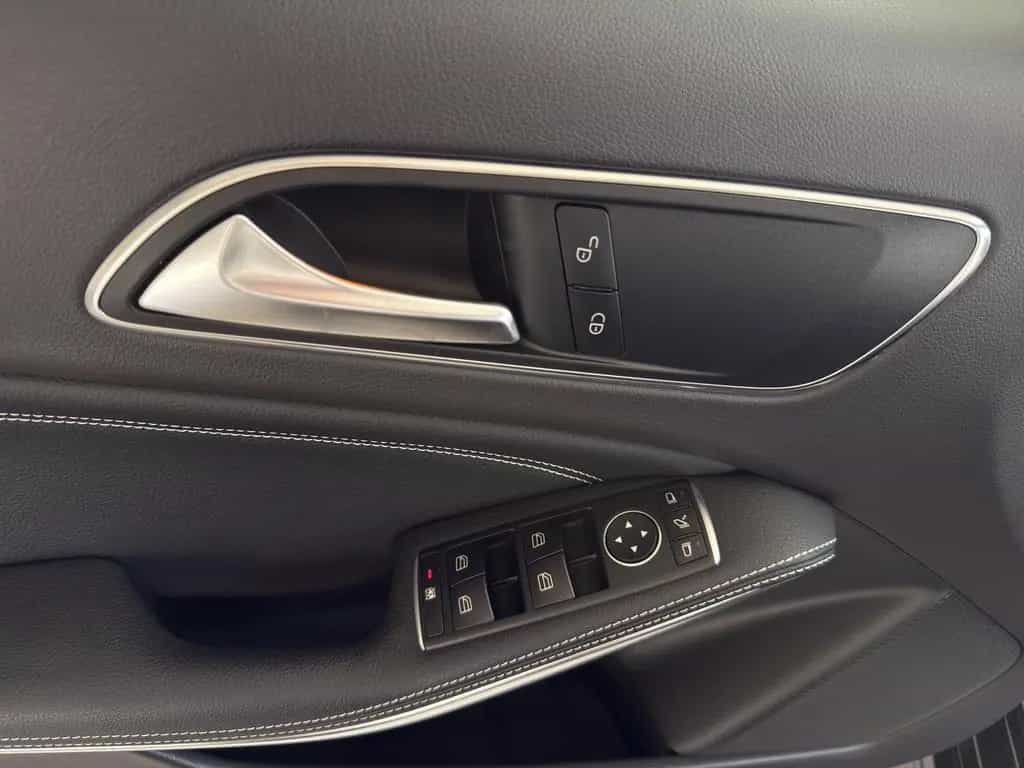 Mercedes-Benz A 200 Urban LED*RFK*SHZ*PDC 11/2017-photo-26