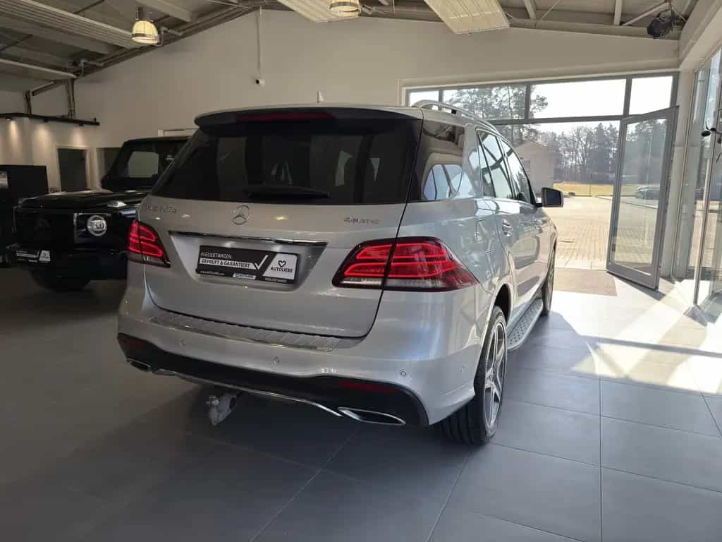 Mercedes-Benz GLE 350 d 4Matic AMG Line AHK*RFK*LED*COMAND 06/2018-photo-3