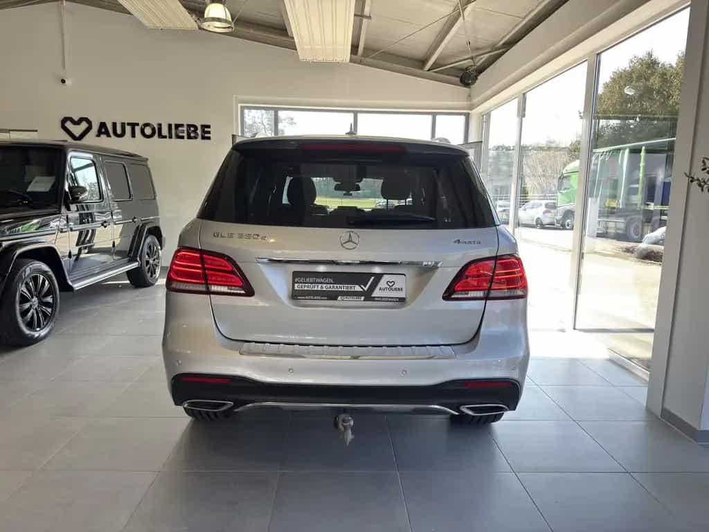 Mercedes-Benz GLE 350 d 4Matic AMG Line AHK*RFK*LED*COMAND 06/2018-photo-4