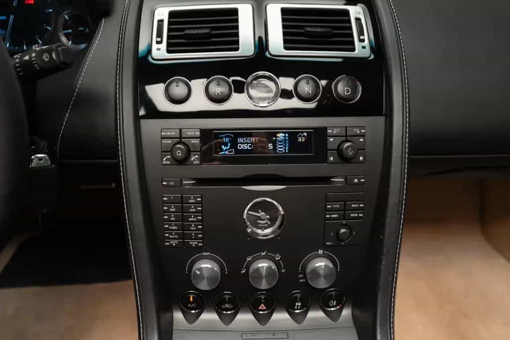 Aston Martin V8 Vantage Roadster 4.3l Sportshift 10/2007-photo-24