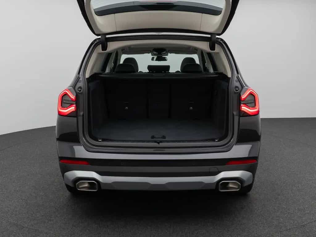 BMW X3 xD20d Panorama Kamera DAB HiFi Komfort Alarm 06/2022-photo-13