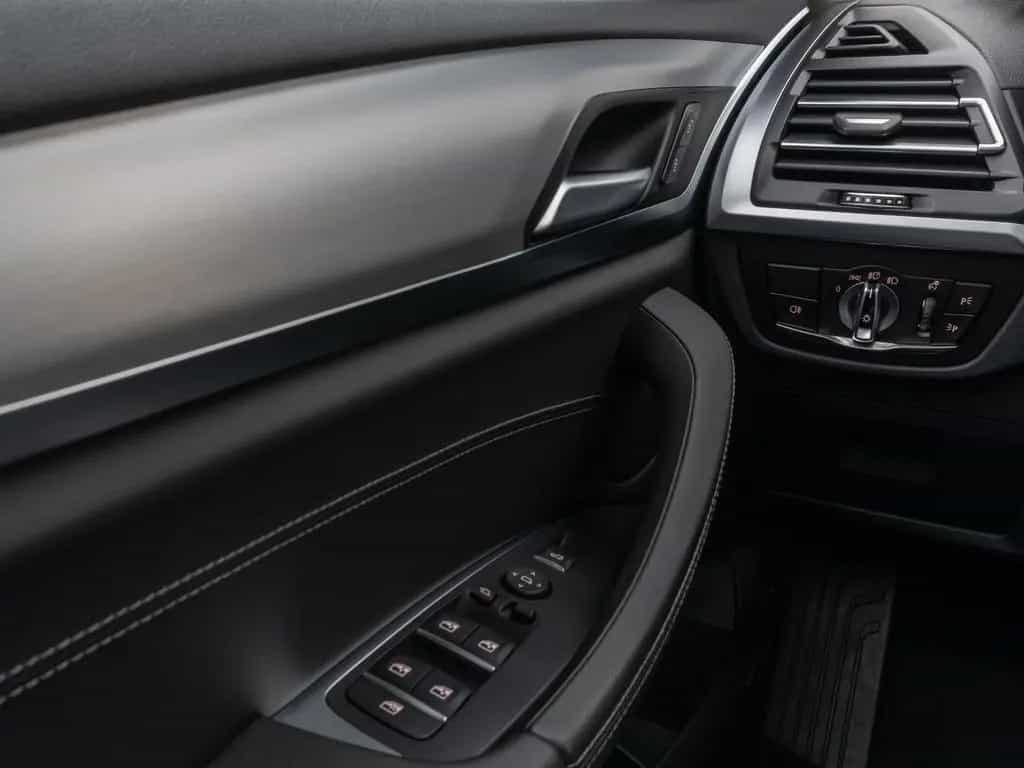 BMW X3 xD20d Panorama Kamera DAB HiFi Komfort Alarm 06/2022-photo-40