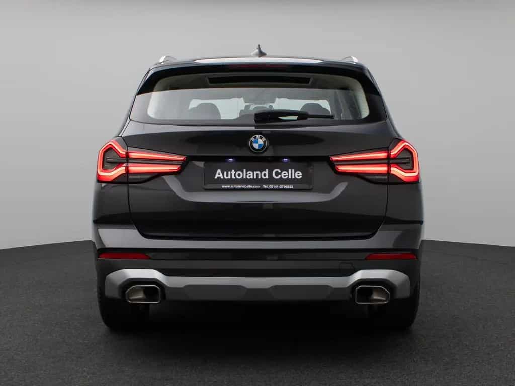 BMW X3 xD20d Panorama Kamera DAB HiFi Komfort Alarm 06/2022-photo-7