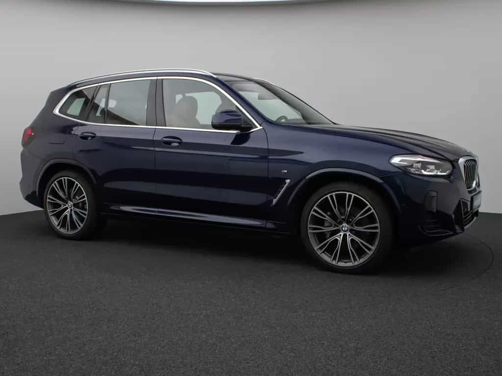 BMW X3 xD30d M Sport Panoram Kamera DAB HiFi AHK 21" 10/2022-photo-3