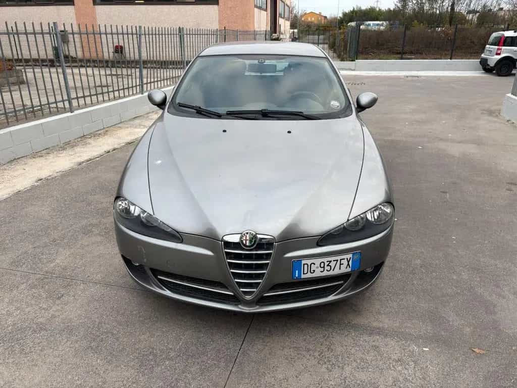Alfa Romeo 147 1.6 16V TS (105) 5 porte Distinct 03/2007-photo-1