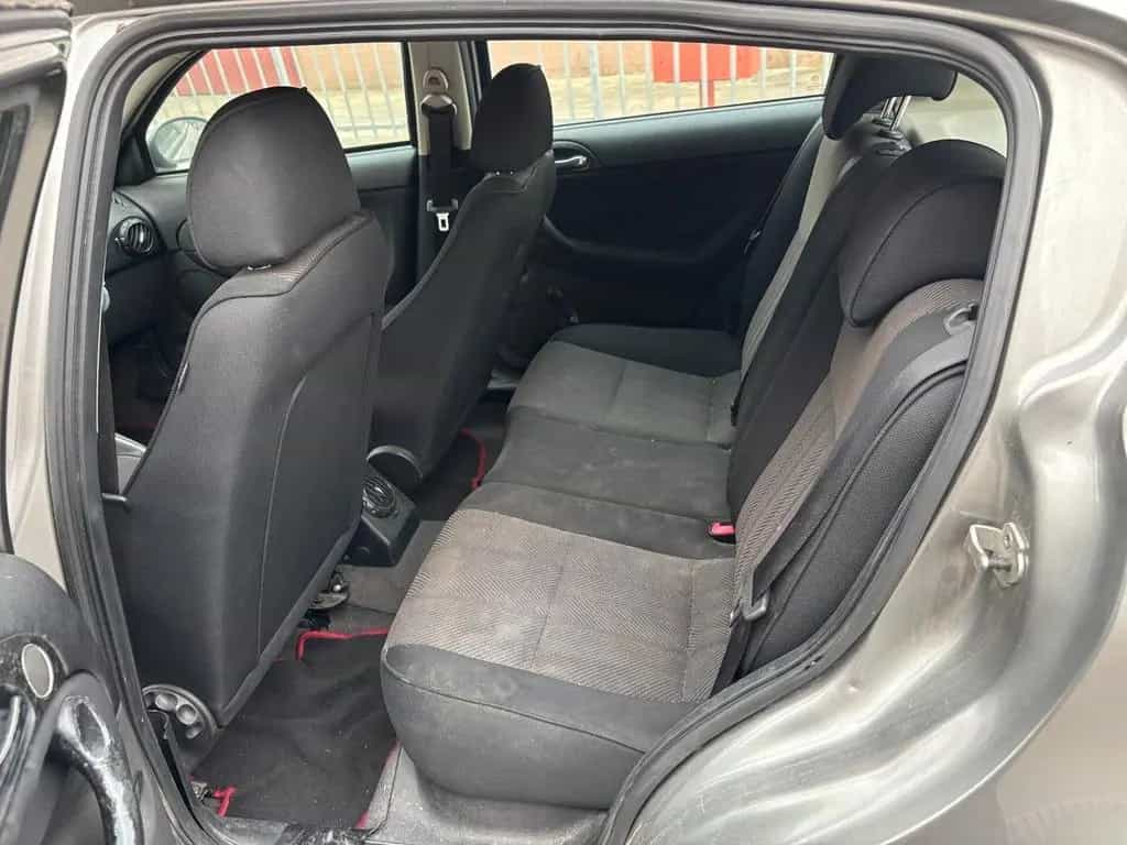 Alfa Romeo 147 1.6 16V TS (105) 5 porte Distinct 03/2007-photo-10