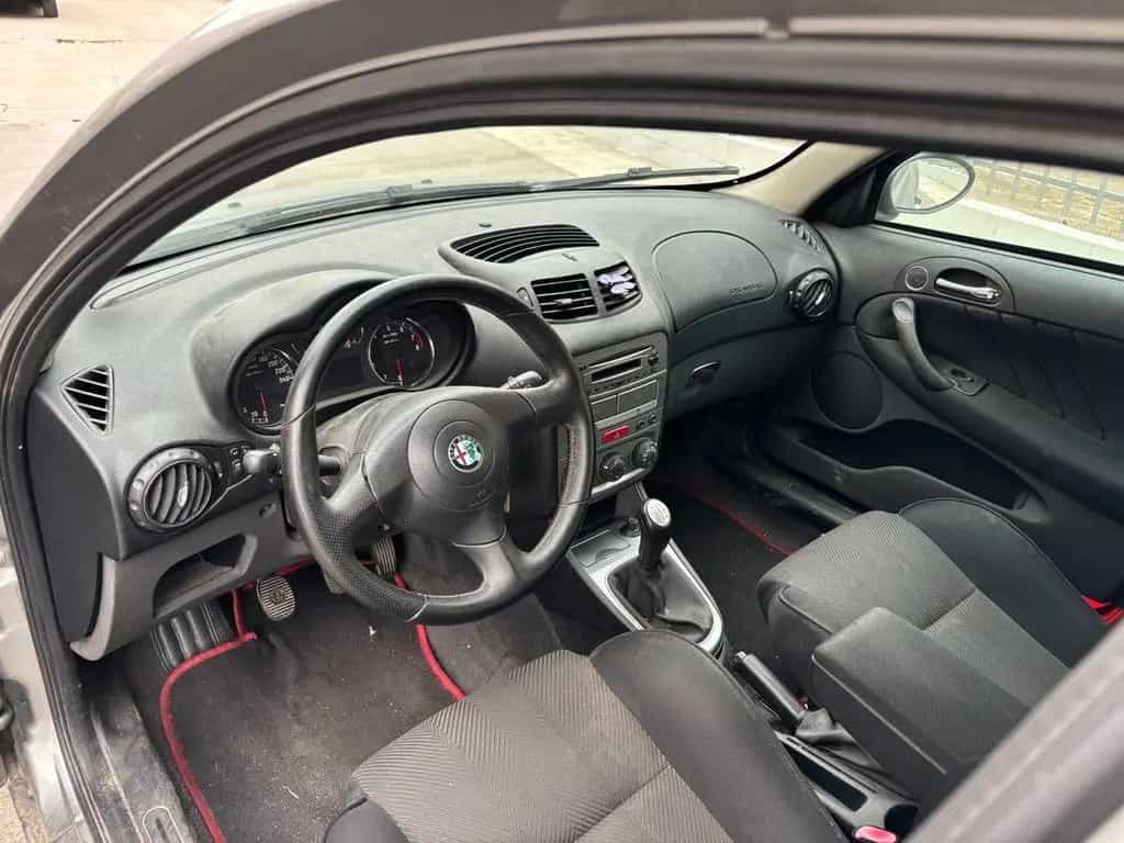 Alfa Romeo 147 1.6 16V TS (105) 5 porte Distinct 03/2007-photo-9