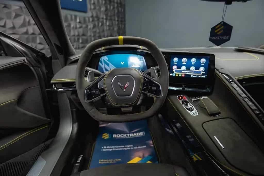 Corvette C8 Stingray 3LT Targa Z51 Performa. Lift Carbon 09/2023-photo-38