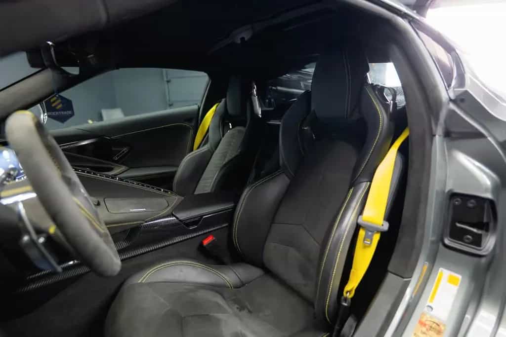 Corvette C8 Stingray 3LT Targa Z51 Performa. Lift Carbon 09/2023-photo-43