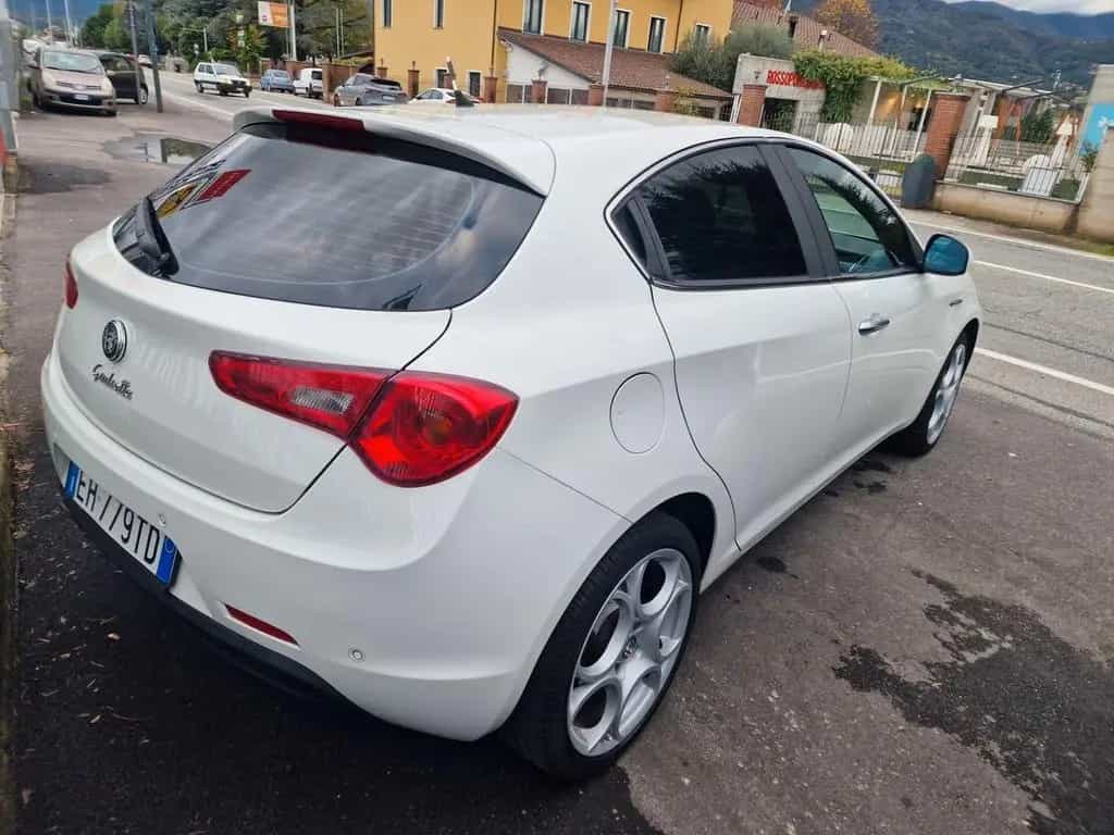 Alfa Romeo Giulietta 1.4 Turbo 120 CV Distinctiv 05/2011-photo-3