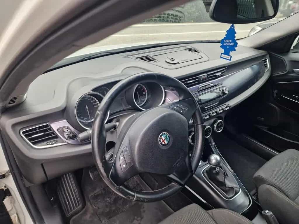 Alfa Romeo Giulietta 1.4 Turbo 120 CV Distinctiv 05/2011-photo-6