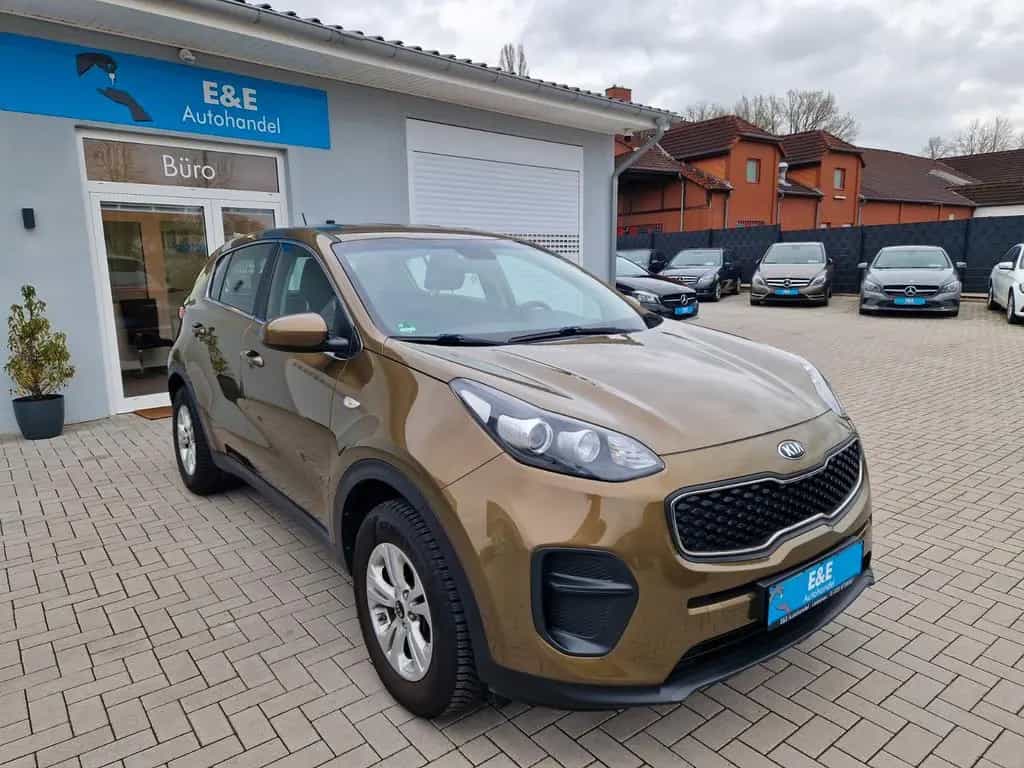 Kia Sportage Attract+Scheckheft+AHK+HU und Öl neu 07/2016-photo-0