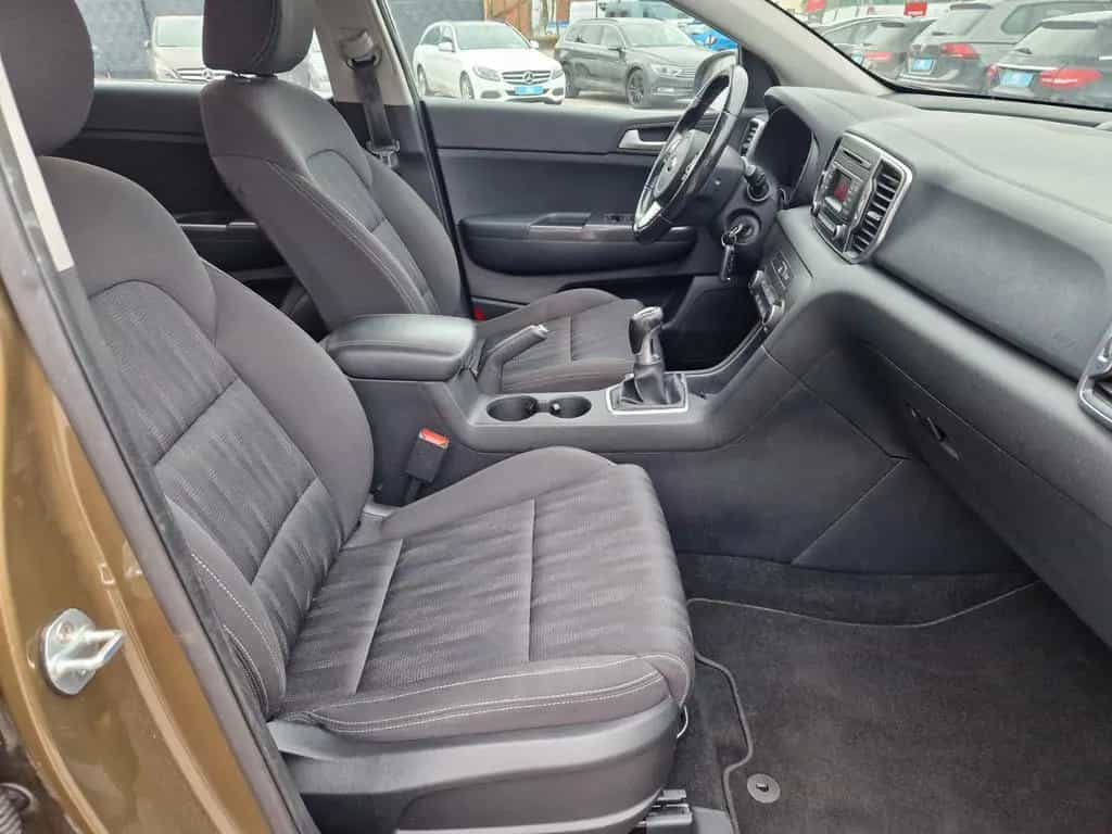 Kia Sportage Attract+Scheckheft+AHK+HU und Öl neu 07/2016-photo-16