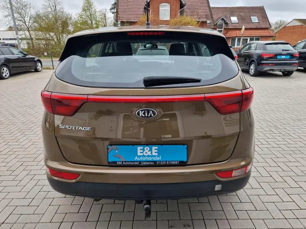 Kia Sportage Attract+Scheckheft+AHK+HU und Öl neu 07/2016-photo-3