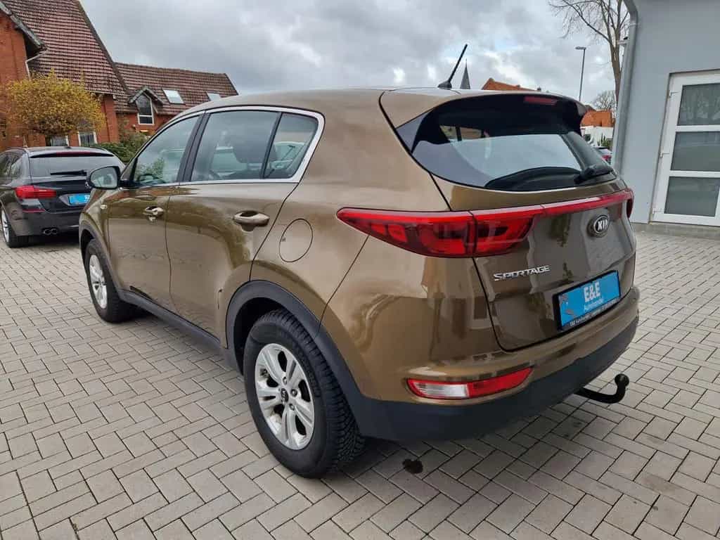 Kia Sportage Attract+Scheckheft+AHK+HU und Öl neu 07/2016-photo-4