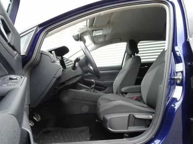 Volkswagen Golf VIII 1.5 TSI Active Navi/Klima/LEDSitzhzg. 07/2021-photo-4