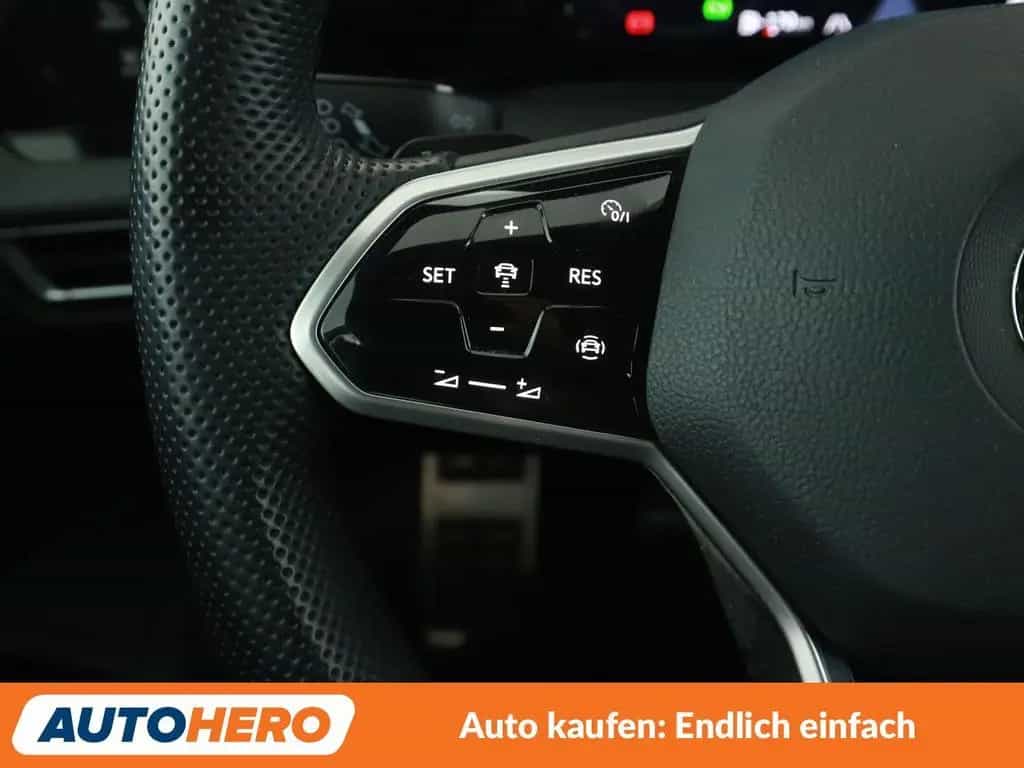 Volkswagen Golf VIII 1.5 eTSI ACT R-Line Aut.*NAVI*PDC*ACC* 11/2021-photo-24