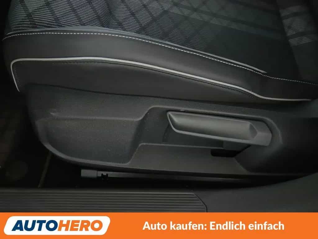 Volkswagen Golf VIII 1.5 eTSI ACT R-Line Aut.*NAVI*PDC*ACC* 11/2021-photo-26