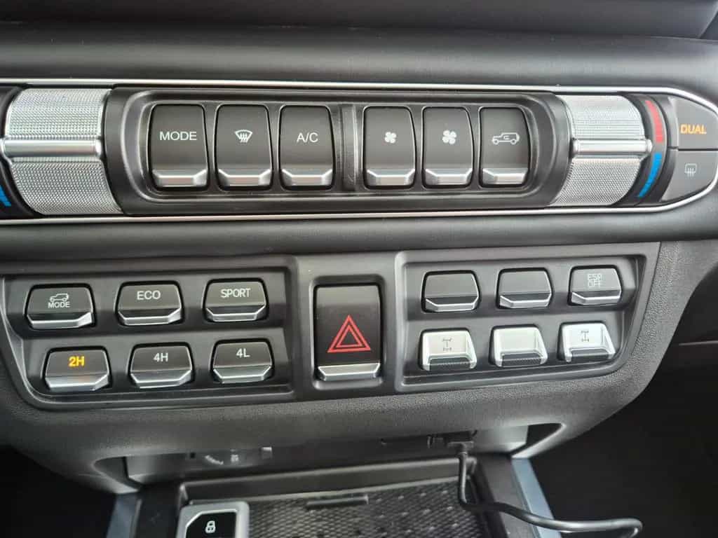 BAW 212 2,0 CRDI, 4 WD, Ab 24 KW Lieferbar !! null-photo-23