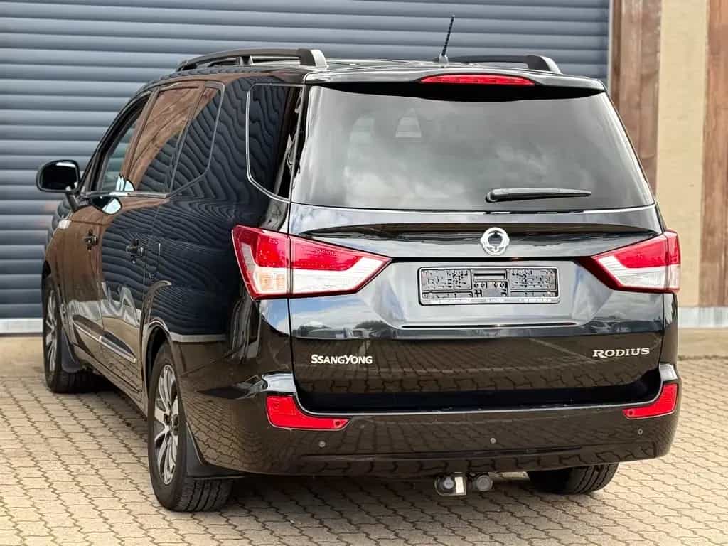 Ssangyong Rodius Aut Saphire 4W/Leder/7-Sitze/SDach/SHZ/ 05/2016-photo-10