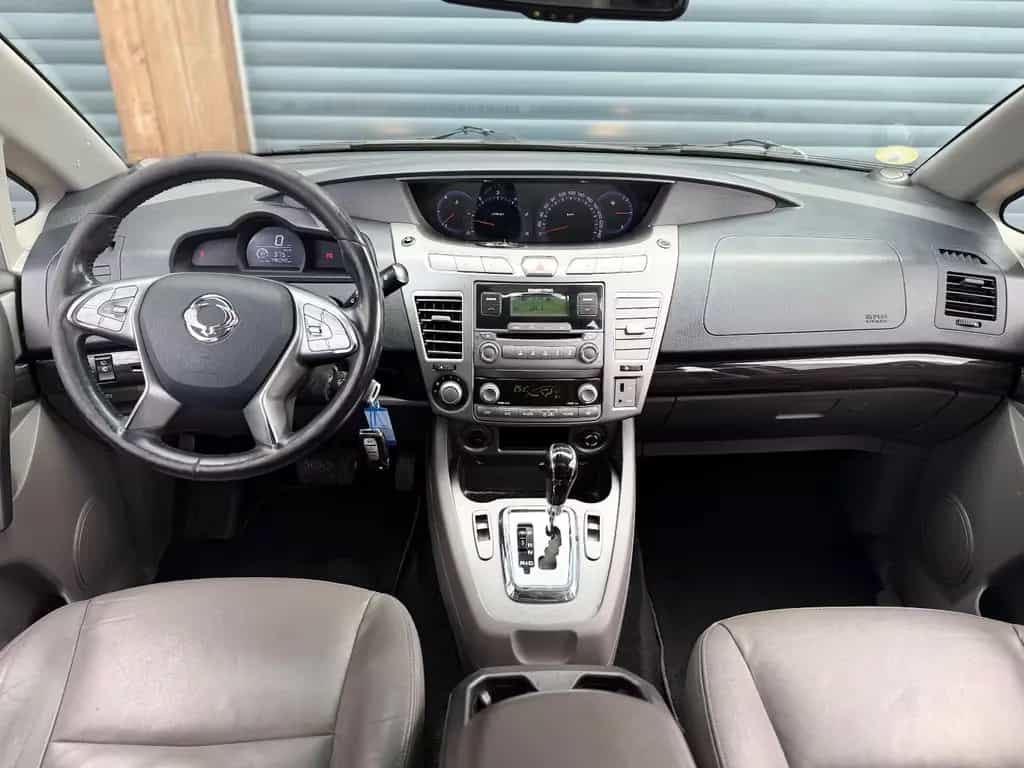 Ssangyong Rodius Aut Saphire 4W/Leder/7-Sitze/SDach/SHZ/ 05/2016-photo-11