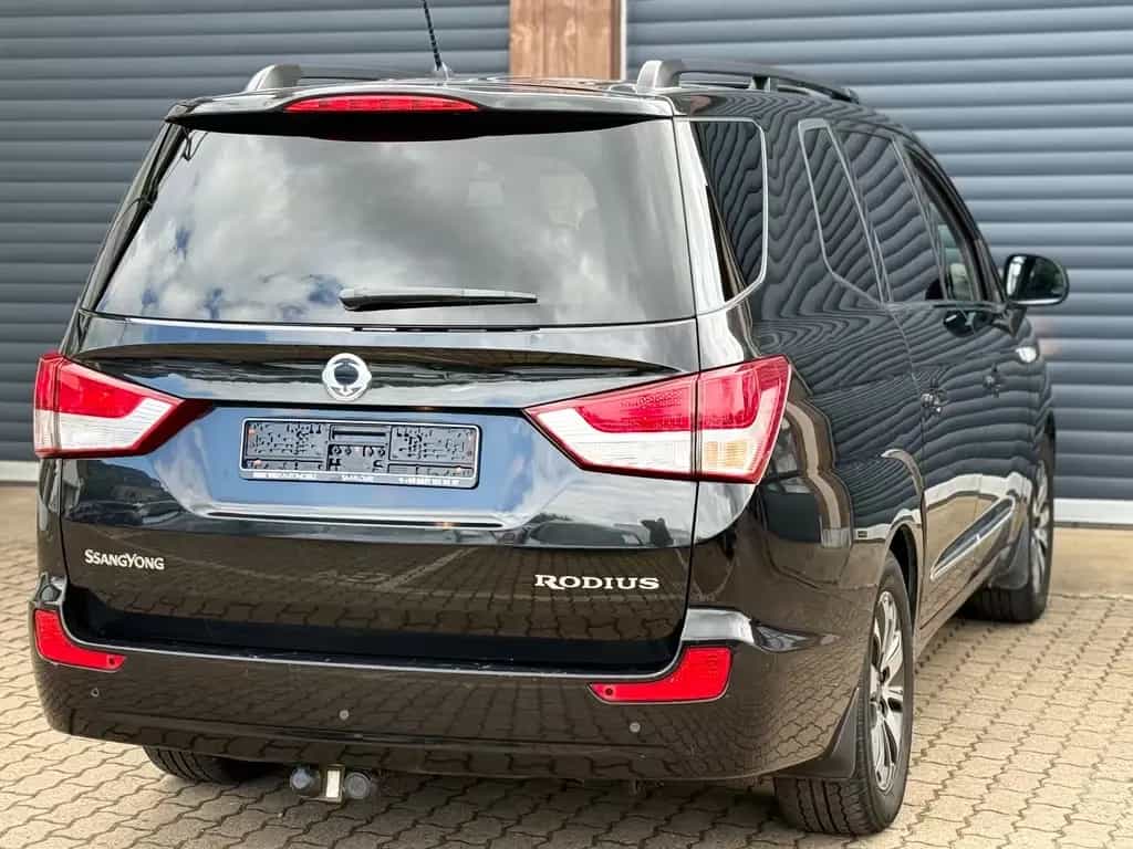 Ssangyong Rodius Aut Saphire 4W/Leder/7-Sitze/SDach/SHZ/ 05/2016-photo-7