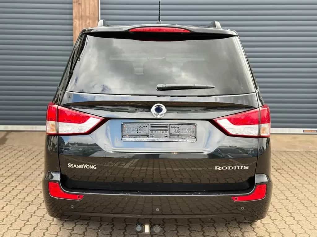 Ssangyong Rodius Aut Saphire 4W/Leder/7-Sitze/SDach/SHZ/ 05/2016-photo-8