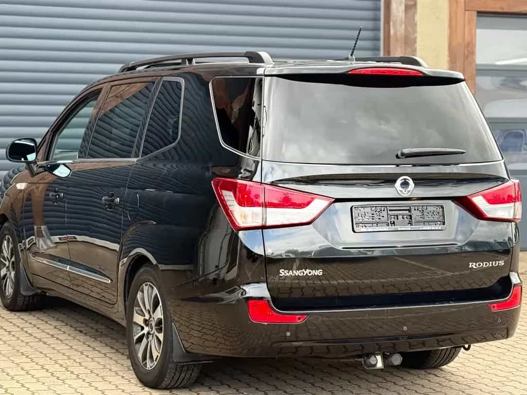 Ssangyong Rodius Aut Saphire 4W/Leder/7-Sitze/SDach/SHZ/ 05/2016-photo-9