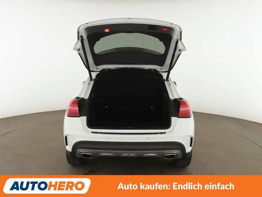 Mercedes-Benz GLA 220 d 4Matic AMG Line Aut.*LED*NAVI*TEMPO* 10/2018-photo-16