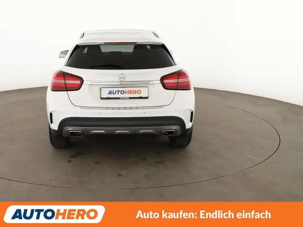 Mercedes-Benz GLA 220 d 4Matic AMG Line Aut.*LED*NAVI*TEMPO* 10/2018-photo-4