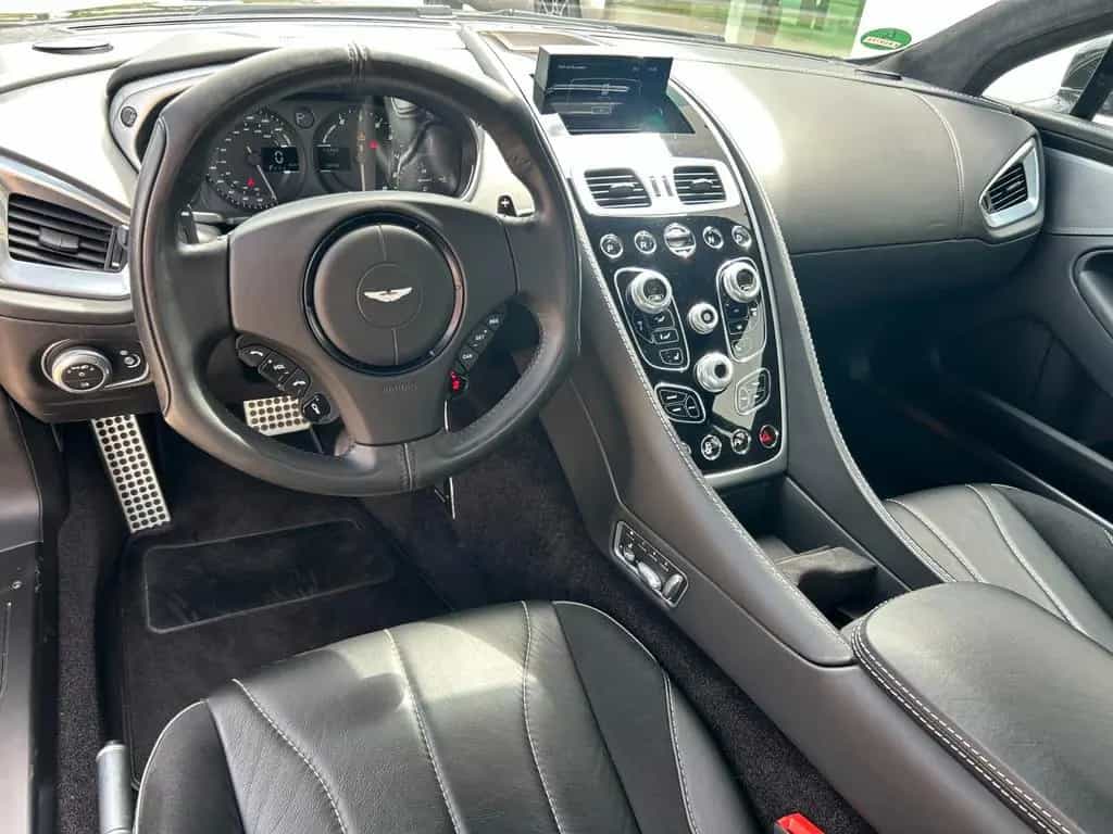 Aston Martin Vanquish / 6-Gang/ 12M AM Garantie! 01/2014-photo-10