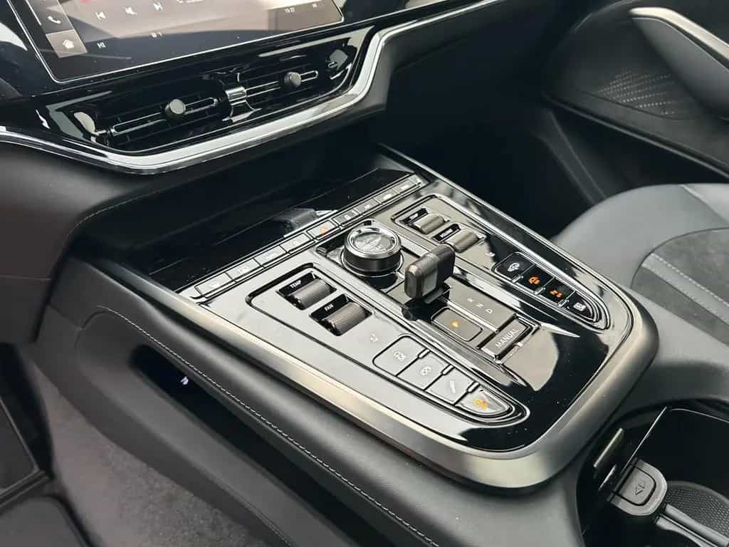 Aston Martin DBX 4.0 V8 DBX707 / Lunar White 03/2025-photo-12