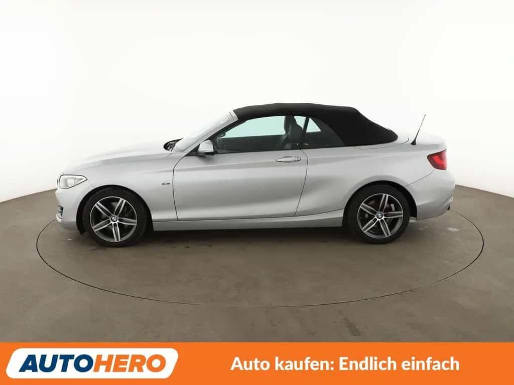 BMW 2 Series 220i Sport Line Aut.*NAVI*TEMPO*PDC*SHZ* 06/2015-photo-2