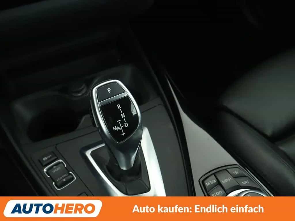 BMW 2 Series 220i Sport Line Aut.*NAVI*TEMPO*PDC*SHZ* 06/2015-photo-23