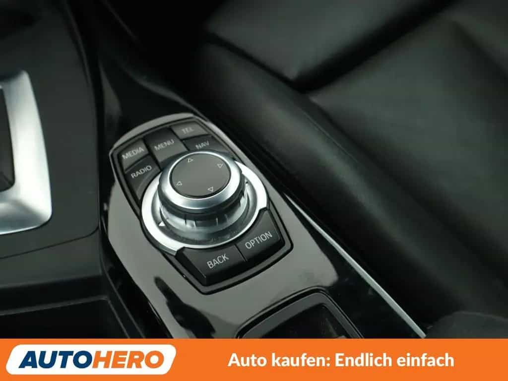 BMW 2 Series 220i Sport Line Aut.*NAVI*TEMPO*PDC*SHZ* 06/2015-photo-24