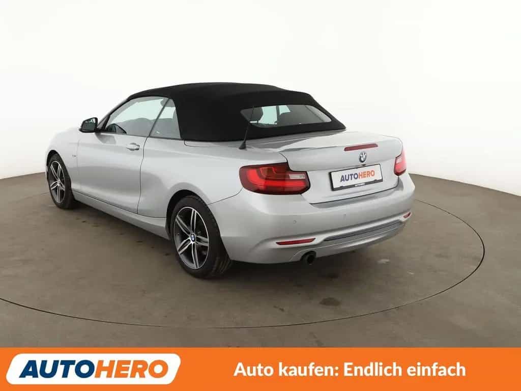 BMW 2 Series 220i Sport Line Aut.*NAVI*TEMPO*PDC*SHZ* 06/2015-photo-3