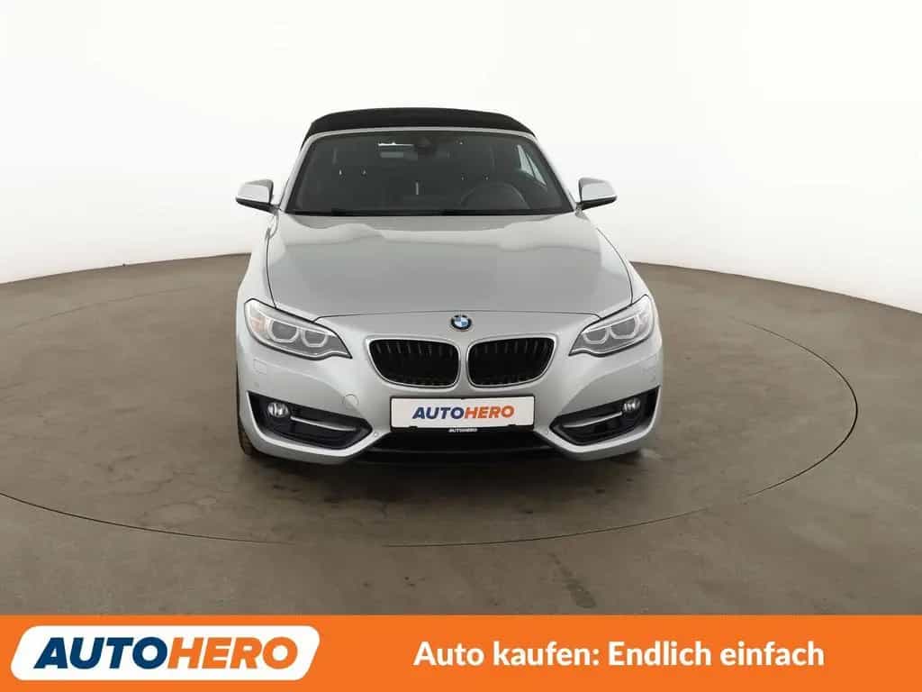 BMW 2 Series 220i Sport Line Aut.*NAVI*TEMPO*PDC*SHZ* 06/2015-photo-8