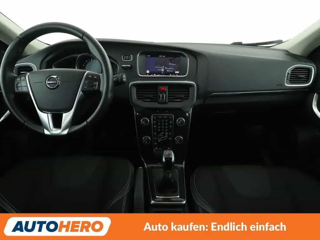 Volvo V40 2.0 T2 Momentum*NAVI*LED*TEMPO*CAM*PDC*SHZ* 12/2017-photo-10