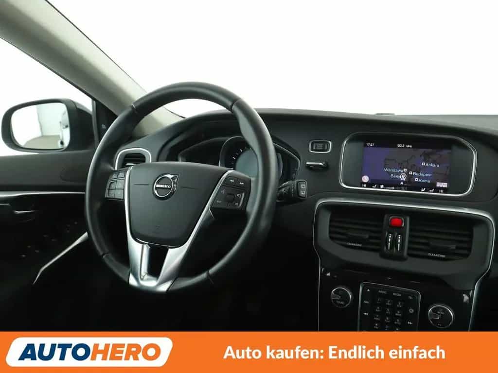 Volvo V40 2.0 T2 Momentum*NAVI*LED*TEMPO*CAM*PDC*SHZ* 12/2017-photo-11