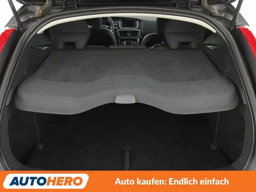 Volvo V40 2.0 T2 Momentum*NAVI*LED*TEMPO*CAM*PDC*SHZ* 12/2017-photo-16