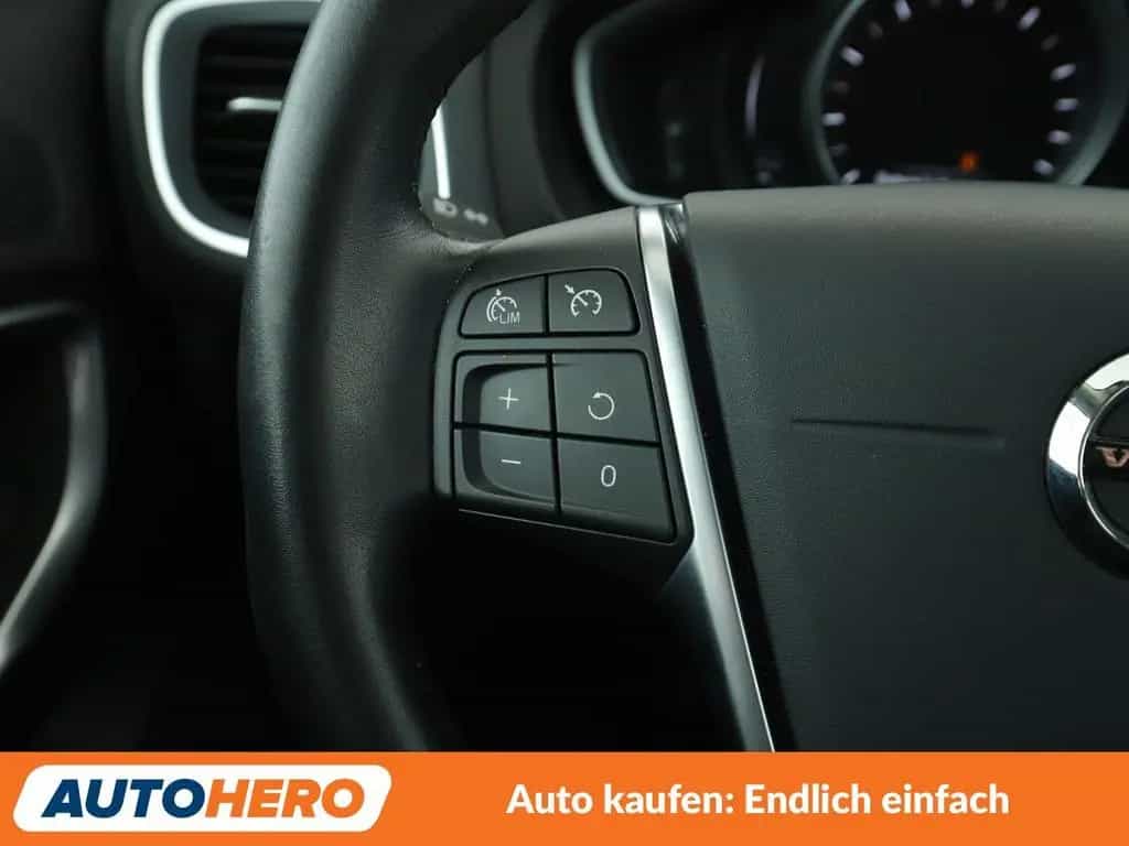 Volvo V40 2.0 T2 Momentum*NAVI*LED*TEMPO*CAM*PDC*SHZ* 12/2017-photo-24