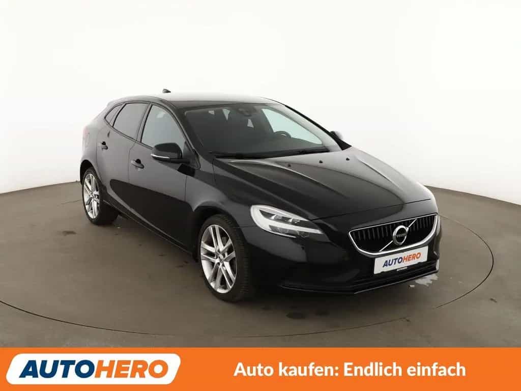Volvo V40 2.0 T2 Momentum*NAVI*LED*TEMPO*CAM*PDC*SHZ* 12/2017-photo-6