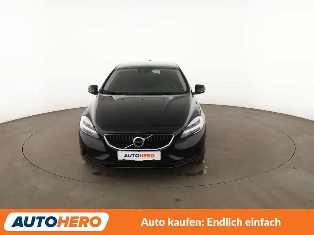 Volvo V40 2.0 T2 Momentum*NAVI*LED*TEMPO*CAM*PDC*SHZ* 12/2017-photo-7