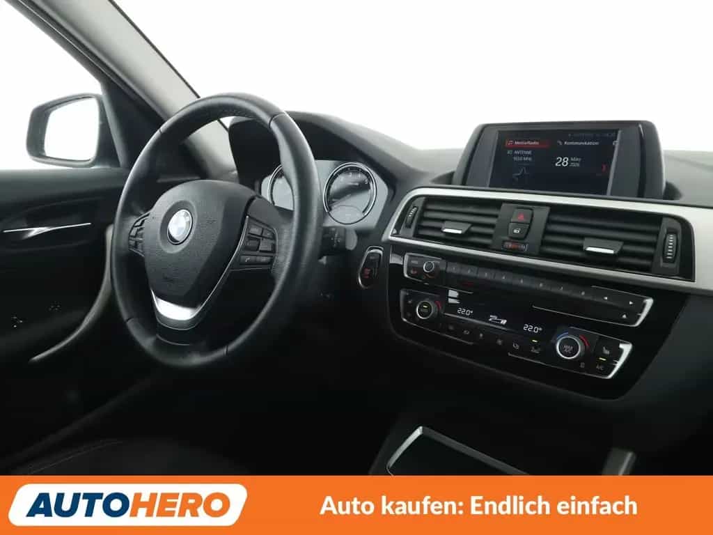 BMW 118 i Advantage *LED*TEMPO*PDC*SHZ*KLIMA* 01/2018-photo-12