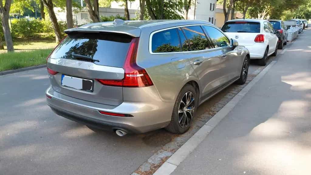 Volvo V60 D3 Kombi 07/2019-photo-2