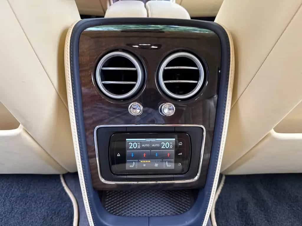 Bentley Continental Flying Spur 4.0 V8 Service Neu 07/2015-photo-41