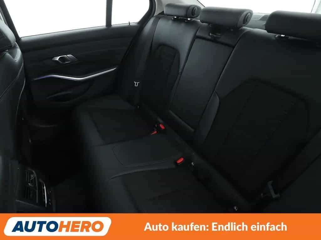 BMW 320 d Sport Line Aut.*NAVI*TEMPO*LED*CAM*SHZ* 06/2019-photo-13