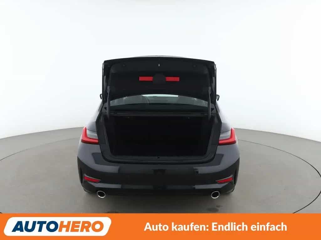 BMW 320 d Sport Line Aut.*NAVI*TEMPO*LED*CAM*SHZ* 06/2019-photo-16